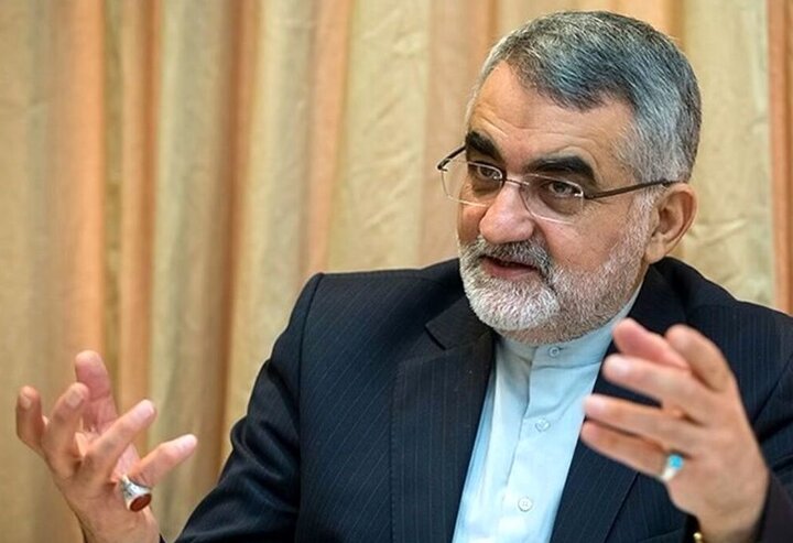 بروجردی: ایران تهدیدپذیر نیست؛ هرگز زیر بار «غنی‌سازی صفر» نخواهیم رفت