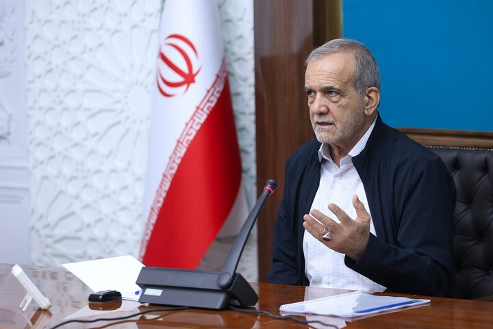 پزشکیان: تفویض اختیارات به مدیران محلی کلید بهبود وضعیت کشور است
