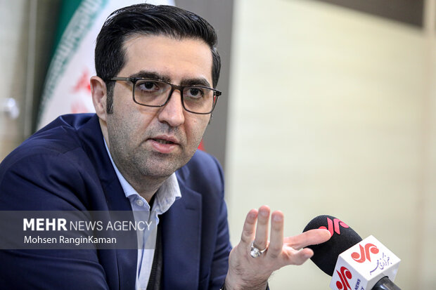 آجرلو: بیانیه اخیر اصلاح‌طلبان روی دیگر طرح عدم کفایت پزشکیان است