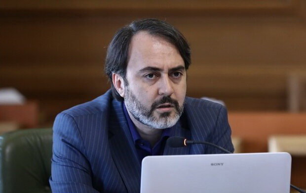 الزام فعالیت پاکبانان در بزرگراه‌ها با ماشین‌آلات مکانیزه/ هنوز برخی از اتباع غیرمجاز در میان پاکبانان حضور دارند